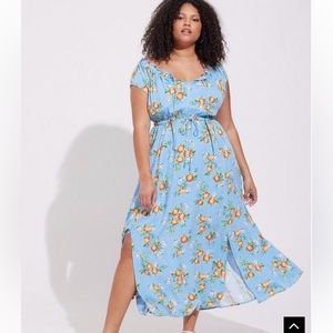 💕FLASH SALE💕 Torrid Size 3 Maxi textured dress